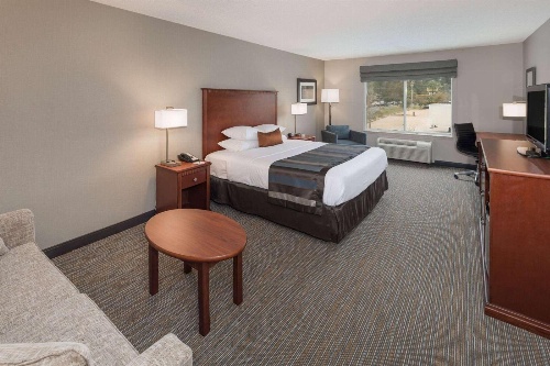 Wingate by Wyndham Shreveport Airport image 2